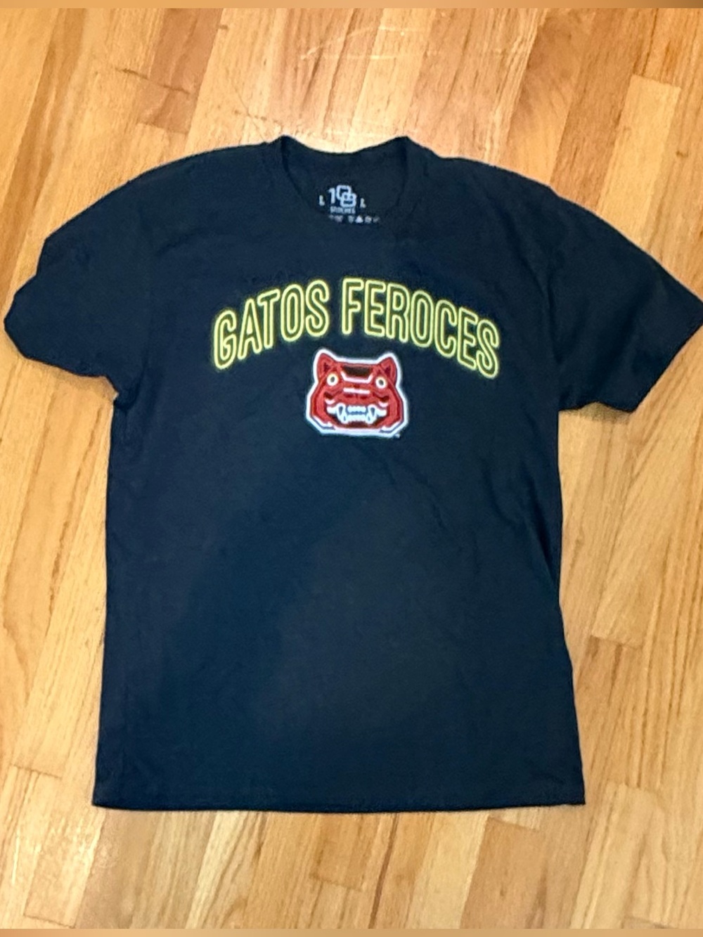 Official New Hampshire GATOS FEROCES 2019 limited-edition black t-shirt - SIZE L